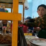 SEDAPNYA WARUNG RAWON LEGENDARIS MBAH YEM