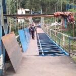 JEMBATAN GANTUNG MERGOSONO DIPERBAIKI, DPUPKP KOTA MALANG HIMBAU WARGA TIDAK GUNAKAN SEMENTARA