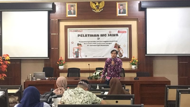 PELATIHAN MC JAWA JABARKAN LANGKAH-LANGKAH ‘PRANOTO ADICORO’ DI ACARA PENGANTIN