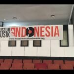 ASYIKNYA BERSELANCAR SEJARAH MUSIK DI MUSEUM MUSIK INDONESIA