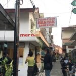 MERA, COFFEESHOP DALAM GANG BERKONSEP SEKOLAH TERBUKA