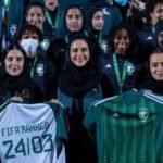 SEPAK BOLA WANITA ARAB SAUDI UKIR MOMEN BERSEJARAH