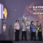 JUMAT PAGI, PEMKOT MALANG KIRAB PIALA ADIPURA