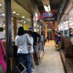 PERSIAPAN LEBARAN, TOKO EMAS DI PASAR BESAR MALANG MULAI RAMAI PEMBELI