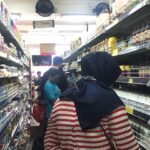 LARIS MANIS, TOKO BAHAN KUE JELANG LEBARAN