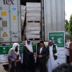 INDONESIA TERIMA HIBAH 100 TON KURMA DARI RAJA SALMAN