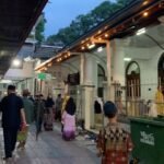 MASJID SUNAN AMPEL SURABAYA KIAN RAMAI PENGUNJUNG DI MALAM GANJIL BULAN RAMADHAN