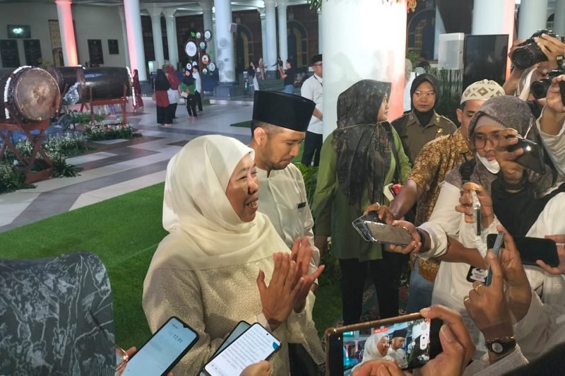 GUBERNUR KHOFIFAH HIMBAU PENGELOLA WISATA AUDIT WAHANANYA SEBELUM LIBUR LEBARAN