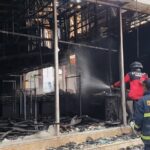 PEDAGANG HANDPHONE DI MALANG PLAZA RUGI RATUSAN JUTA RUPIAH