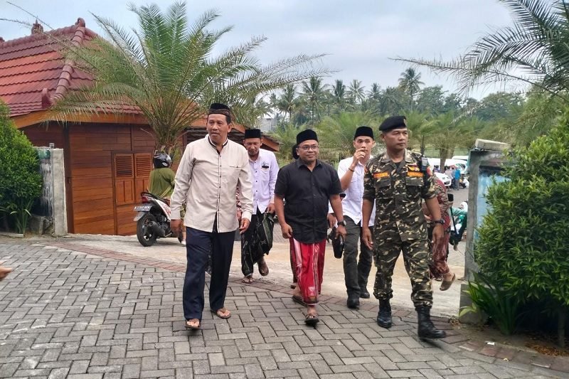 GUS ISLAH HADIRI HALALBIHALAL DAN HALAQAH KEBANGSAAN MWC NU PAKIS, KABUPATEN MALANG