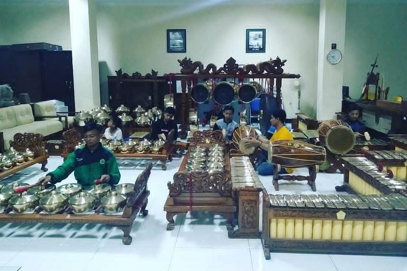 PERSIAPAN PENTAS SENI, CAKRA BARUNA JADWALKAN LATIHAN