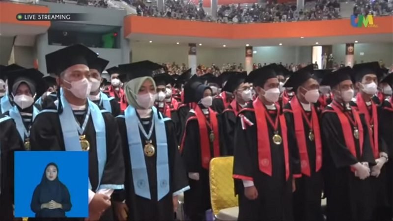 UM SEGERA LEPAS SERIBU WISUDAWAN