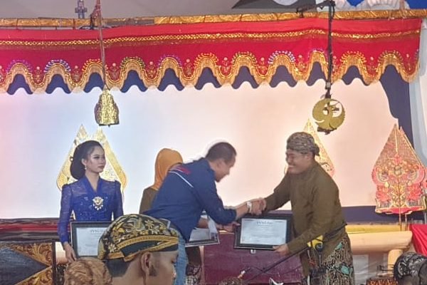 SIARINDO MEDIA BERI APRESIASI PEMKOT DAN DISDIKBUD KOTA MALANG SERTA CAKRA BARUNA INDONESIA