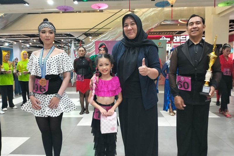 FIONA DOMINIQUE, PESERTA TERMUDA 20 TERBAIK KATEGORI PERORANGAN KEJURDA LANGKAH DANSA