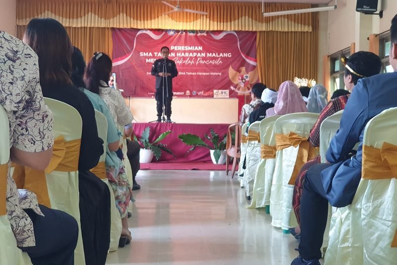 WALI KOTA MALANG NILAI SMA TAMAN HARAPAN SEBAGAI MINIATUR PENDIDIKAN DI INDONESIA