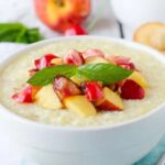 LAYANI JEMAAH LANSIA, PPIH SIAPKAN BUBUR DAN JUS BUAH