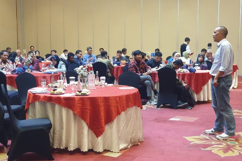 JADI NARASUMBER TUNGGAL, DIRUT SIARINDO BERBAGI ILMU JURNALISTIK