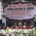 PULUHAN SISWA SE-JAWA TIMUR MERIAHKAN FESTIVAL AL-BANJARI DI UNISMA