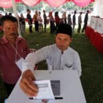 POLITIK OPOSISI BINER