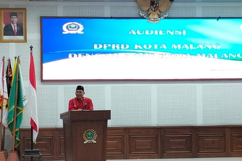 JANGAN HANYA PIKIRKAN POLITIK, KETUA DPRD KOTA MALANG AJAK MASYARAKAT JUGA PIKIRKAN ATLET