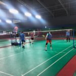 PESERTA BULU TANGKIS ANTAR KELURAHAN DARI BERBAGAI USIA