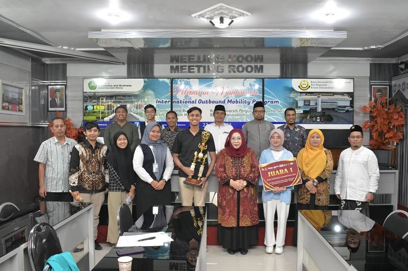 JUARAI ESSAY NASIONAL, MAHASISWA FEB UNISMA USUNG KEMANDIRIAN EKONOMI DUKUNG INDONESIA EMAS