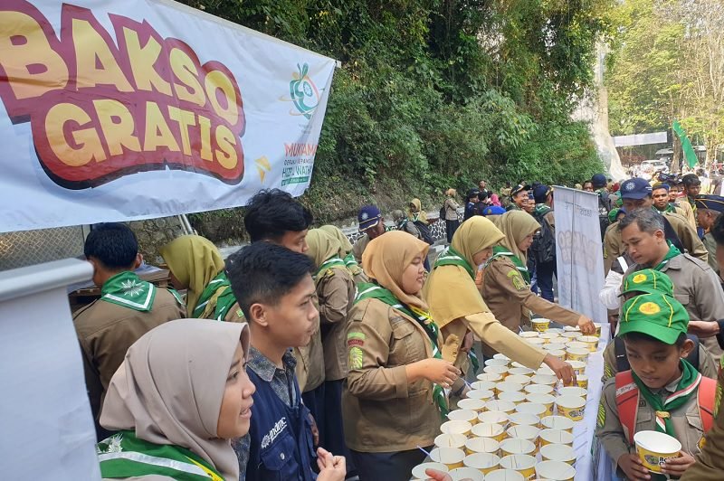 UMM SUGUHKAN 4 RIBU PORSI BAKSO DI MUKTAMAR HIZBUL WATHAN