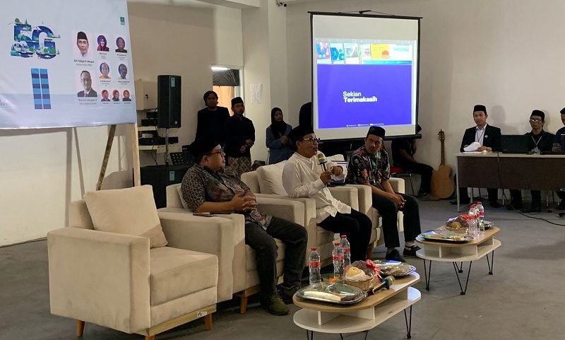 RATUSAN SANTRI BELAJAR LITERASI DIGITAL BERSAMA LTN NU KOTA MALANG