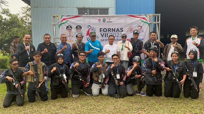 SUTIAJI SAMBANGI PARA PEGIAT KOTA MALANG DI FORNAS JABAR