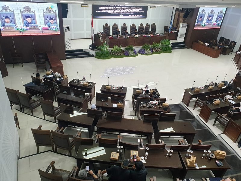 PARIPURNA DIWARNAI KETIDAKPUASAN, JAWABAN WALI KOTA DIANGGAP TERLALU NORMATIF