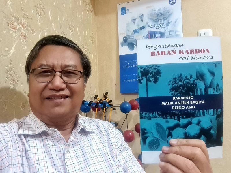 PROFESOR ITS INOVASIKAN BIOMASSA JADI KOMPONEN SEL SURYA