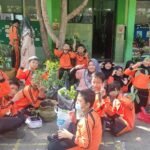 SDN SUMBERSARI 2 KOTA MALANG AJAK SISWA KAMPANYEKAN GERAKAN 1 SISWA 1 POHON