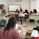 TIM PKM UM BERI EDUKASI RAGAM INVESTASI KEPADA PELAKU UMKM DI GEDUNG MCC