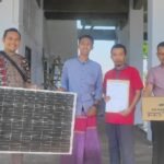 TIM QORYAH THOYYIBAH MANFAATKAN SMART LIGHT SOLAR CELL DI MASJID SIROTHOL MUSTAQIM PASURUAN