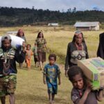 BANTU WARGA PAPUA TERDAMPAK KEKERINGAN, KAPOLRI SALURKAN 264,7 TON BERAS DAN 1.500 SEMBAKO