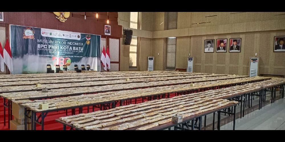PECAHKAN REKOR MURI, STRUDEL APEL TERPANJANG DI BSFF KOTA BATU