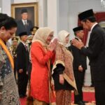 HJ. WURY MA’RUF AMIN TERIMA TANDA KEHORMATAN BINTANG MAHAPUTERA ADIPRADANA DARI PRESIDEN RI