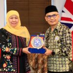 DI LONDON, GUBERNUR KHOFIFAH PESAN IKA UNAIR KUATKAN JEJARING ALUMNI DAN ACADEMIC ACHIEVEMENTS