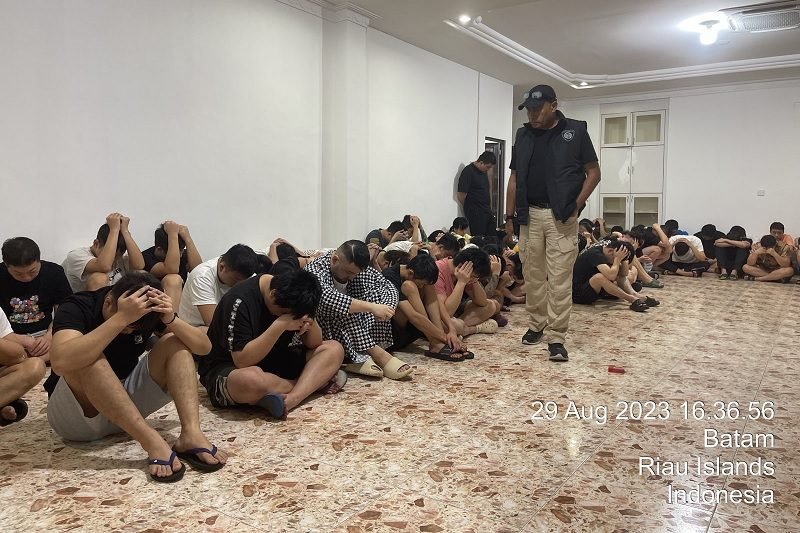 POLRI GANDENG POLISI CHINA TANGKAP PELAKU LOVE SCAMMING DI BATAM