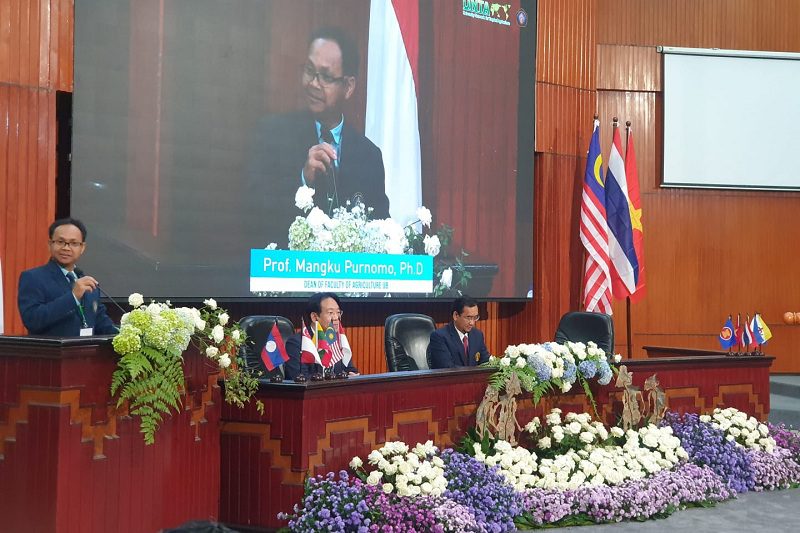 Dekan Fak Pertanian UB di pertemuan UNTA
