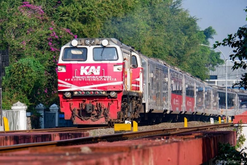 SEMARAKKAN SEMANGAT NASIONALISME, KAI HADIRKAN LIVERY KHUSUS BERTEMA HUT KE-78 RI PADA KERETA API