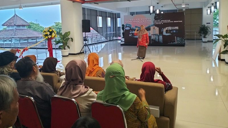 636-Gelaran Karya Seni dan Usaha IKA Smari Agitma GENAP 71 TAHUN, IKA SMARI AGITMA SELENGGARAKAN GELARAN KARYA SENI DAN USAHA