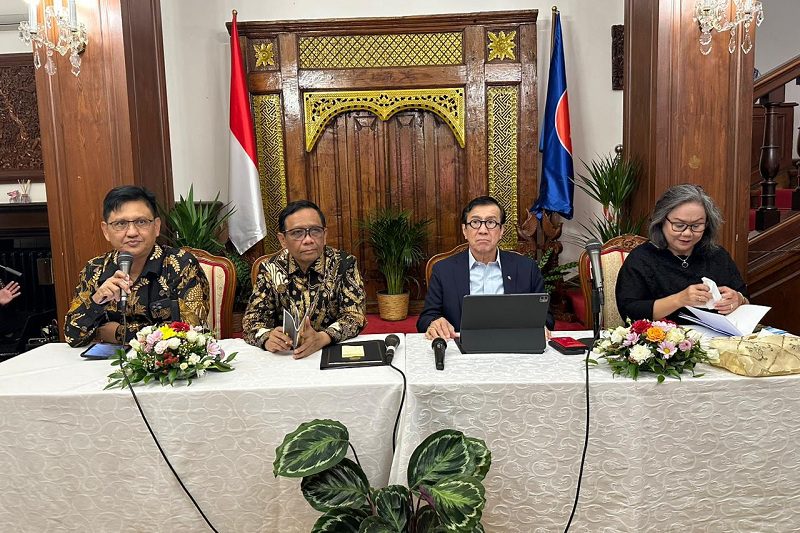 KUNJUNGI CEKO, MENKOPOLHUKAM DAN MENKUMHAM BUKA LEBAR PELUANG REPATRIASI KORBAN PELANGGARAN HAM BERAT