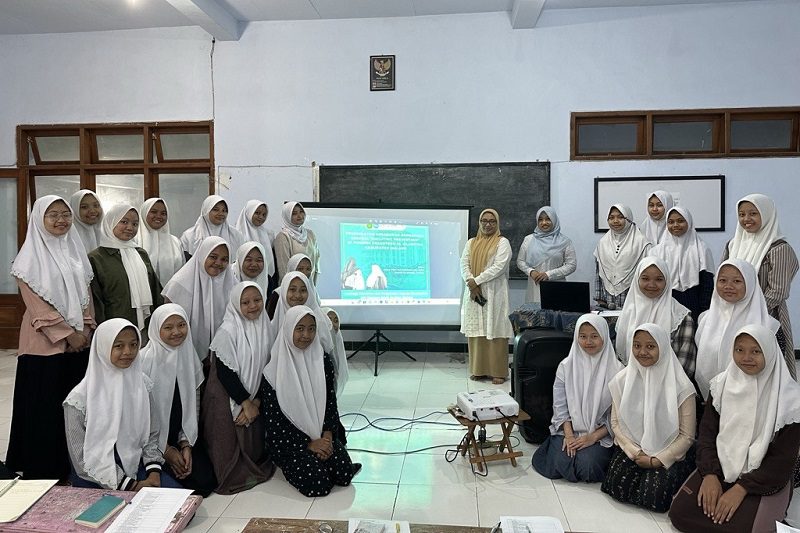 CEGAH PERUNDUNGAN, TIM QORYAH THOYYIBAH UIN MALANG TINGKATKAN KESADARAN BERBAHASA DI PONPES AL ISLAHIYAH SINGOSARI
