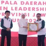 PERINGATAN HARI LINGKUNGAN HIDUP SEDUNIA, WALI KOTA MALANG TERIMA PENGHARGAAN GREEN LEADERSHIP