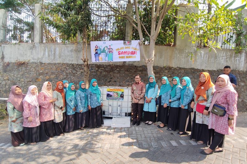 PJ Wali Kota Batu bersama ibu2 PKK Mojorejo