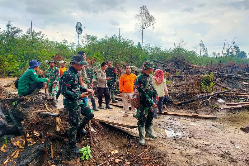 429-Tim Satgas Karhutla TIM SATGAS KARHUTLA BERHASIL PADAMKAN KEBAKARAN DI TEBO
