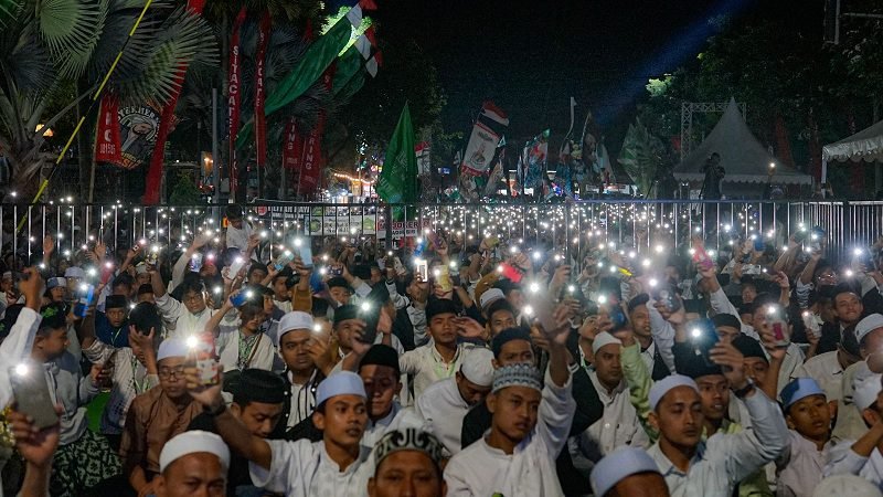 RIBUAN JEMAAH IKUTI BATU DAMAI BERSHOLAWAT 6