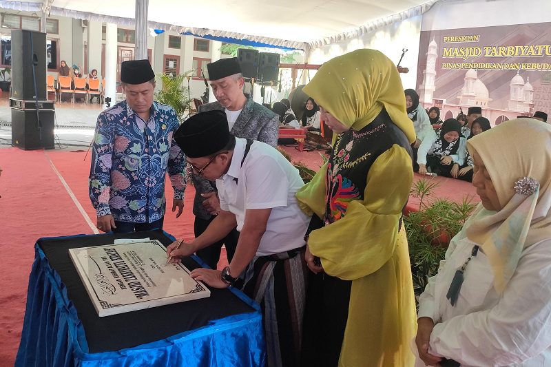WALI KOTA MALANG RESMIKAN MASJID TARBIYATUL HIDAYAH DISDIKBUD KOTA MALANG