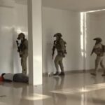 KOOPSSUS TNI DAN PASUKAN KHUSUS AMERIKA LUMPUHKAN TERORIS DI BANDARA BLIMBINGSARI
